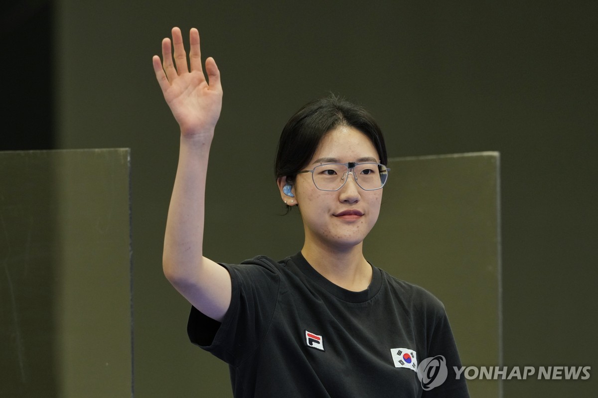 捡到宝！克内克特飙5三分轰生涯新高27分 成湖人队史新秀首人