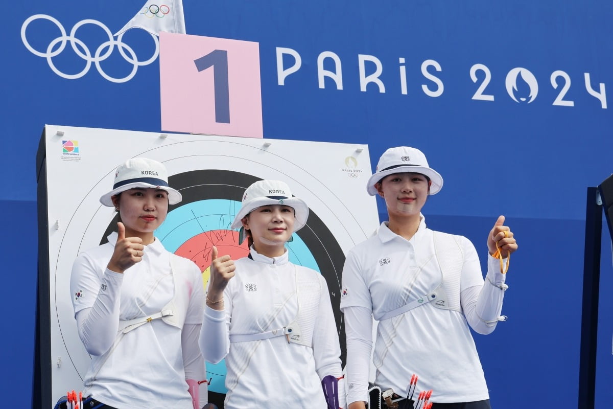 曼联女足主帅：从第一印象来看，阿莫林是个很棒的人