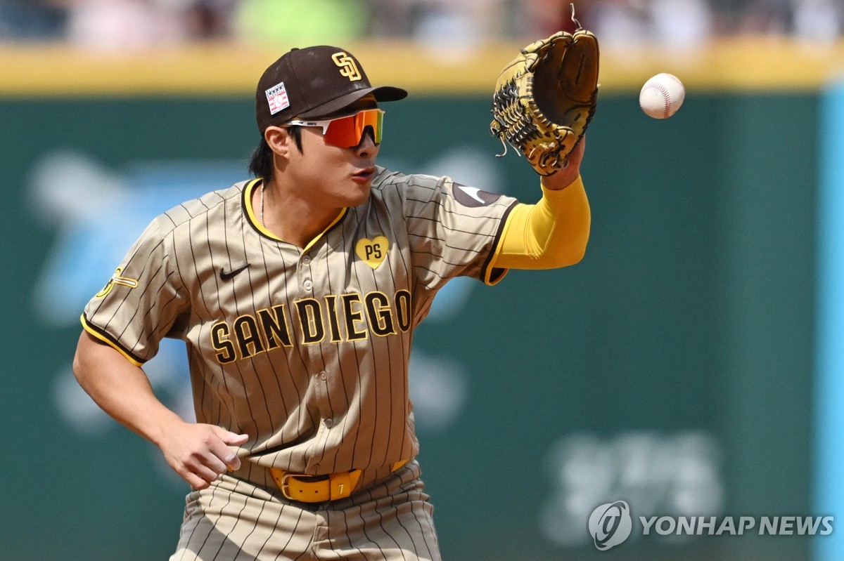 麦科勒姆早早6犯，全场18中6低效砍下15分