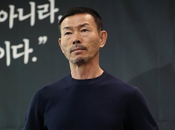又伤了！雷纳因腹股沟拉伤退出本期美国队集训，周末返回多特蒙德